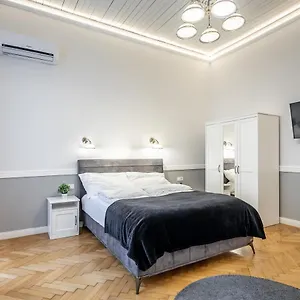 Apartamento Luxurious At Center, Budapest