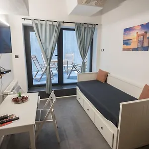 Apartament Peaceful Basement With Terrace & Free Gym, Budapeszt