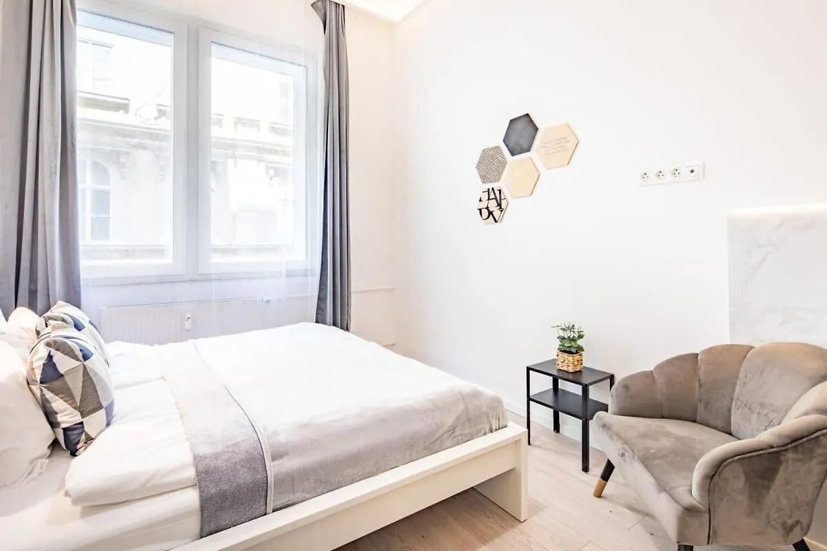 Ultra Central - New - Comfy Studio Budapest 0*,